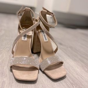 Steve Madden Varali Sandal - size 6